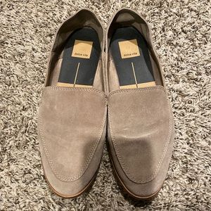USED beige flats / size 9 / dolce vita
